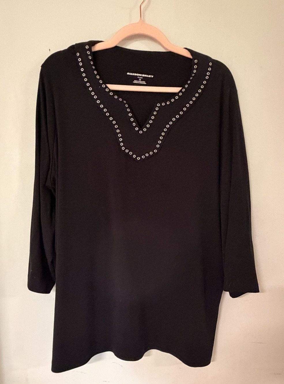 Allison Daley Plus Size 1X Black Top 3/4 Sleeve Silver Grommet Stud V-Neck Knit